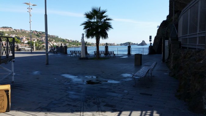 (94)  Aci Castello
